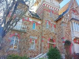 La Castel Jeannette, casa de férias em Auray