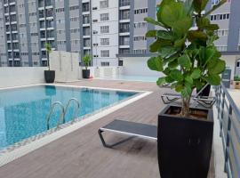 캄풍 뎅킬에 위치한 홀리데이 홈 İmpiana Homestay near PUTRAJAYA, CYBERJAYA, Musliem Only,WIFI,Netflix