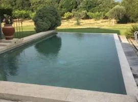 Luberon belle maison provençale climatisée avec piscine privée