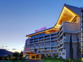 Sheraton Grand Tbilisi Metechi Palace، فندق في تبليسي