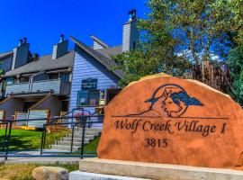 Wolf Creek Village, a VRI resort，Wolf Creek的附設按摩浴池的飯店