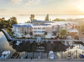 Waterline Villas & Marina, Autograph Collection, hotel di Holmes Beach