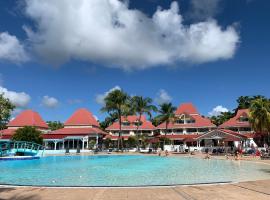 T3 LES PIEDS DANS L'EAU à ST ANNE, hotel din Sainte-Anne