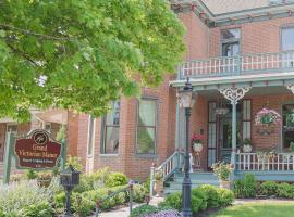 Grand Victorian Manor & Cottage, hotel in Boonville