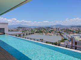 Piscina no Rooftop com Vista Mar | Foodhall | WI-FI 200MB #TopTower, hotel in Florianópolis