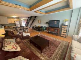Luxury Downtown Living In Armory Square, casa vacacional en Syracuse
