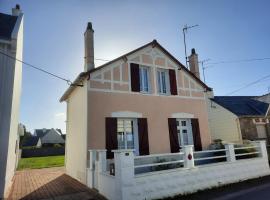 Maison au calme, proche centre et mer, jardin clos, hotel in Le Croisic