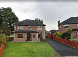 Large private detached home, hotel Dungivenben