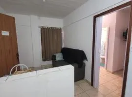 Ótimo Quarto e Sala mobiliado em itapoa.