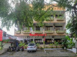 RedDoorz @ Jalan Pramuka Manado, nhà nghỉ dưỡng gần biển ở Manado