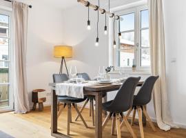 Casa Tegernsee - zentral, modern, Nespresso, 3 Min zum See, hotell i Gmund am Tegernsee