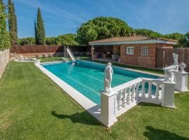Stunning Home In St Andreu D,llavaneres With 4 Bedrooms, Wifi And Outdoor Swimming Pool, cheap hotel in Sant Andreu de Llavaneres