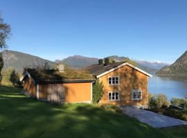Moonvalley Lodge - stort & koselig hus - Måndalen, hotell i nærheten av Romsdalsfjorden i Sæbø