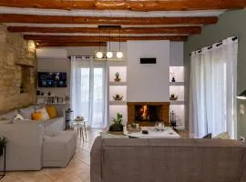 Stone villa Halepa panoramic view, private pool,big garden & quiet