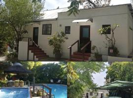 Santika Getaway Cottage Stellenbosch, ξενοδοχείο κοντά σε Uitzicht Farm (Reyneke Wines), Στέλενμπος