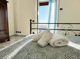 Apartment with panoramic terrace on Amalfi Coast, hotel in Pianillo