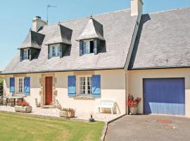 Nice Home In Pont Labb With Kitchen, hotel in Pont-lʼAbbé