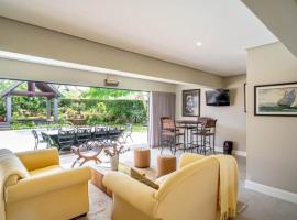 Stephen's guest house, apartemen di Richards Bay