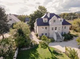 Manor House Inn, Csopak