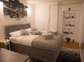 Studio Apartman SubUrban, hotel in Višnjevac
