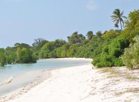Mangrove Blue Waves Bungalows, ξενοδοχείο σε Utende