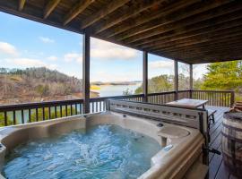 Lakeside Point Private Dock Game Room Hot Tub, cottage in Pigeon Forge