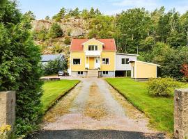 Holiday home LYSEKIL XXIII, hotel en Lysekil