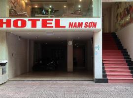 Khách Sạn Nam Sơn, hotelli kohteessa Ðoan Xá lähellä lentokenttää Cat Bin kansainvälinen lentokenttä - HPH 