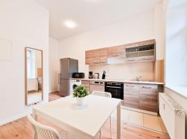 RAJ Living - 1 or 4 Room Apartments - 15 Min to Messe DUS - 10 Min Old Town DUS, отель в Дюссельдорфе, рядом находится Парк Фольксгартен