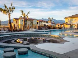 Zion Village Oasis by the Pool with Lazy River, khách sạn spa ở Hurricane