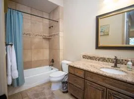 Suite Retreat with Pool Spa Gym and Tennis Court