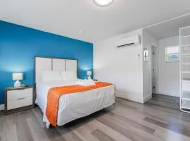 Beachfront Studio with Pool access -M24