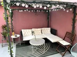 Luxury Artistic Digital Nomad Getaway w/ Terrace