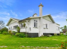 Early Settler Homestead - Waipu Holiday Home, αγροικία σε Waipu