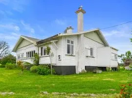 Early Settler Homestead - Waipu Holiday Home