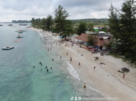 Madu Tiga Beach & Resort, אתר נופש בטאנג'ונג פינאנג