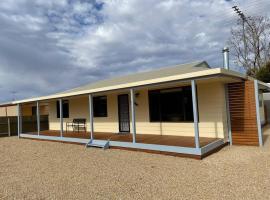 Hardwicke Hideaway, pet-friendly hotel in Port Minlacowie