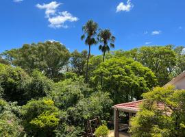 Peaches & Cream Bed & Breakfast, hótel í Ladysmith