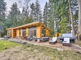 Gold Bar Cabin on Skykomish River Heated Swim Spa