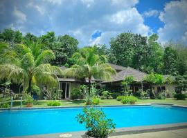 Lui Farm Villa - Private Villa for Staycation & Retreat, cabaña o casa de campo en Hulu Langat