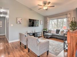 Baltimore Area Vacation Rental with Deck!, vacation home in Glen Burnie