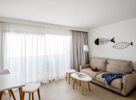 Apartamentos Top Secret Prestige Es Pujols - Formentera Vacaciones, aparthotel in Es Pujols