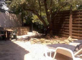 independent house of 30m2 near creeks, hotel i La Ciotat