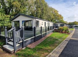 Luxury Lodge @ Hoburne Devon Bay, Hütte in Torquay