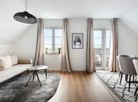 Charm 2 - Great 2-Bdr Apt with Shared Garden and Balcony