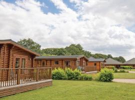 Langmere Lakes Lodges, מלון עם חניה בHainford