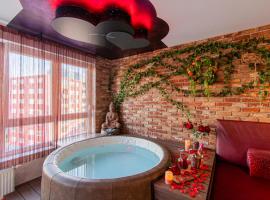 Jacuzzi - Love - BDSM - Extra Luxury - EV chargger - Valentine's Day - Red Room - Flexible SelfCheckIns 28, מלון עם ג׳קוזי בזאגרב