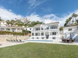 Luxury villa with Private Pool Benalmadena