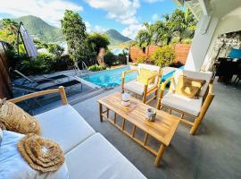 Villa Essentielle, cozy vacation home 3 bedrooms and pool!, sewaan penginapan tepi pantai di Cul de Sac