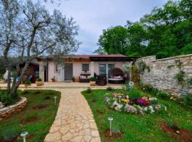 Holiday Home T, khách sạn ở Umag